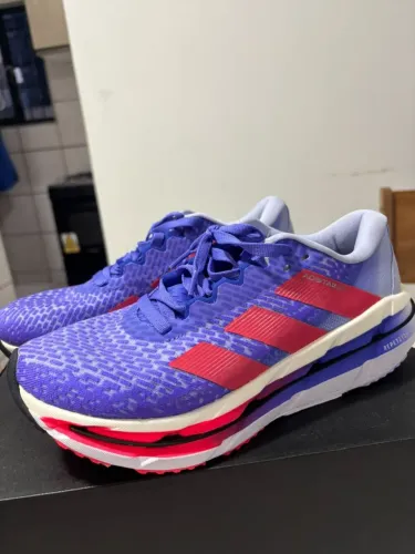 Tênis adidas novo