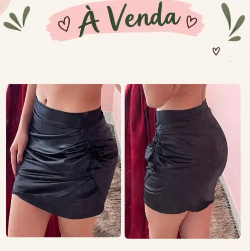 Saia preta feminina com franzido lateral ?