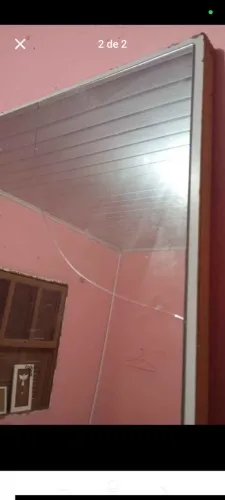 Vendo espelho trincado na parte de cima 