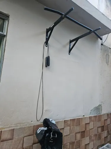 Barra fixa e saco de pancada