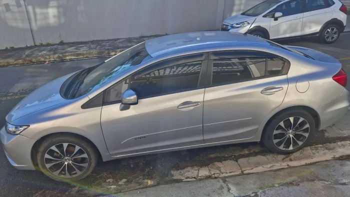 Honda Civic Sedan LXR 2.0 Flexone 16V Aut. 4P 2016