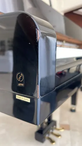 Piano YAMAHA MODELO GH1 - 1/4 de cauda