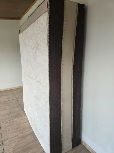 Desapega Cama box Queen estrutura de madeira - higienizada recentemente (aceito proposta) 