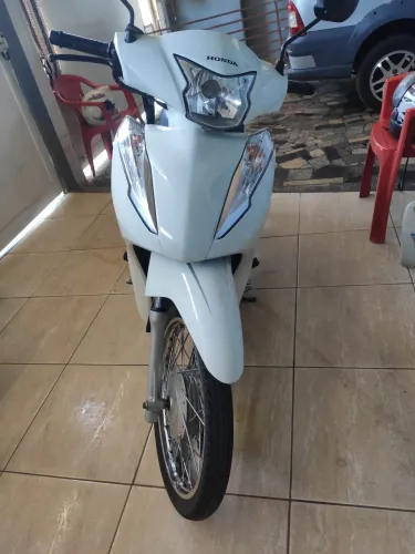 VENDO HONDA BIZ 110 COM PARTIDA ANO 2022