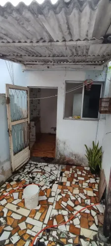 Alugo casa nos fundos/prata/Belford Roxo