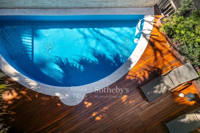 Casa reformada com vista para o mar