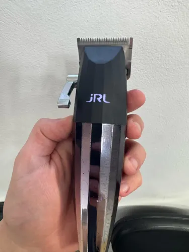 Máquina de cortar cabelo JRL