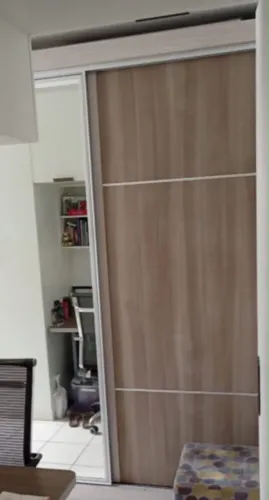 Guarda-roupa grande com Espelho
