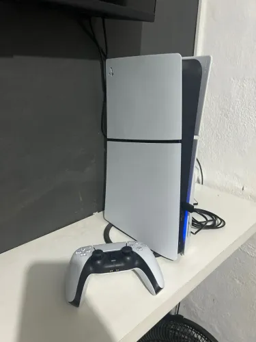 PLAYSTATION 5 1TB (COM LEITOR