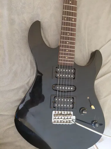 Guitarra yamaha 