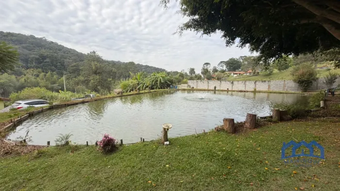 Chácara com 4 Quartos e 4 banheiros à Venda, 5.500 m² por R$ 1.100.000 Cód. ch2751
