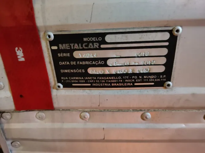 VENDO BAU PARA CAMINHAO, COM PLATAFORMA INCLUSA