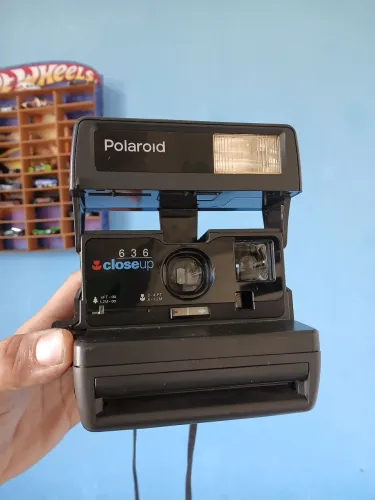 Câmera analógica Polaroid 636 Closeup