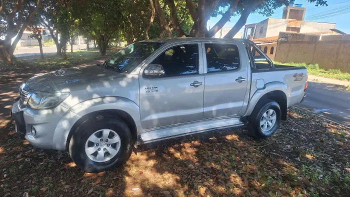 Toyota Hilux CD SRV D4-d 4X4 3.0 TDI Diesel AUT 2013
