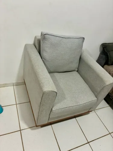 Poltrona sofa em linho e madeira maciça
