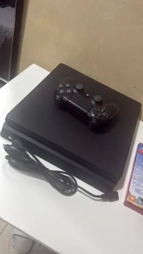 PS4 Slim 1TB Usado - Completo + 3 Jogos Originais + DualShock 4