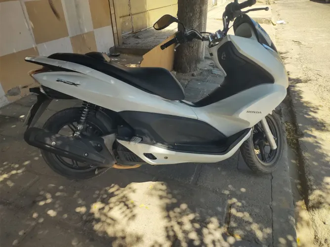 Vendo ou troco essa linda moto Honda pcx 150