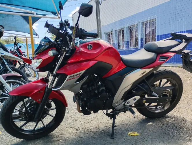 YAMAHA FZ25 2021 c/ ou sem acessorios