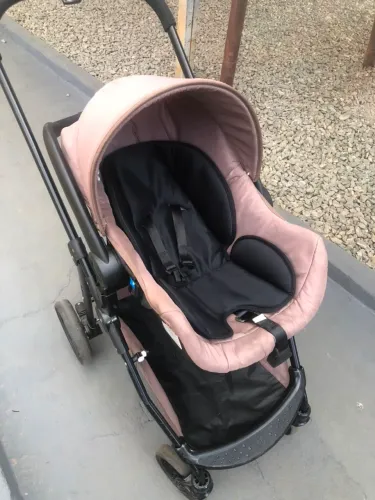 VENDO CARRINHO DE BEBÊ 2 EM 1 (GALZERANO)