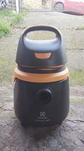 Vendo aspirador Eletrolux Aqua Power 1400w