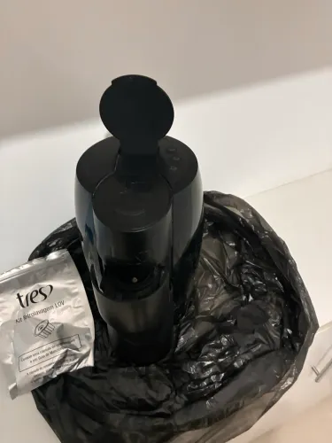 CAFETEIRA TRÊS CORAÇÕES LOV PRETA - POUQUÍSSIMO USO
