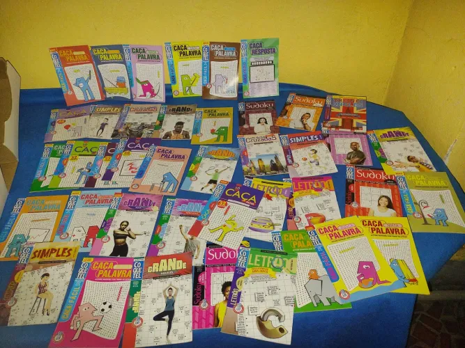 Lote 240u revistas tipo palavras cruzadas e etc, novas, de todos os tipos, das finas.