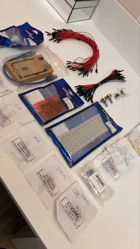 Kit de componentes eletrônicos 830 pontos
