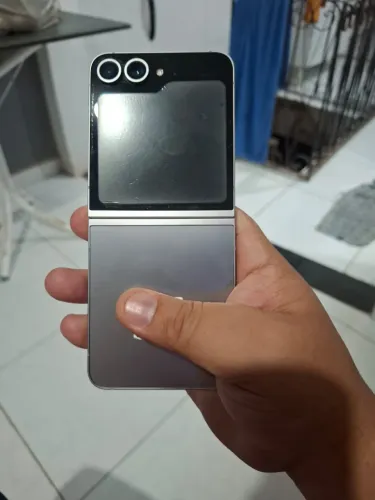 Z Flip6 5g, 256gb, 12gb Ram, Tela 6.7 , Câm. Dupla + Selfie 50mp