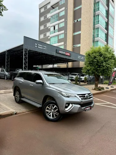 Toyota Hilux SW4 SRX 4X4 2.8 TDI 16V Dies. Aut. 2019