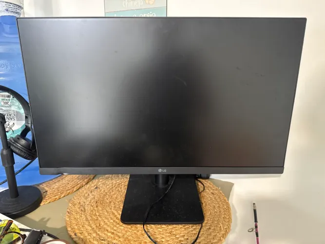 Monitor LG full HD
