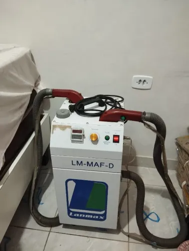 Máquina de tirar pelos 