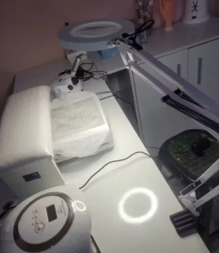 Lupa 8x/luminária de mesa com pé e garra