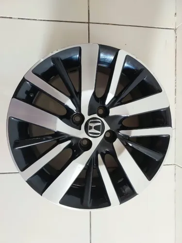 Roda de liga leve aro 16