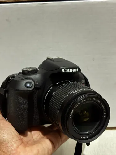 Câmera fotográfica cânon T7 + lentes + baterias + carregador
