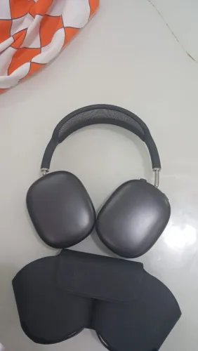 Apple Airpods Max - preto com capa 