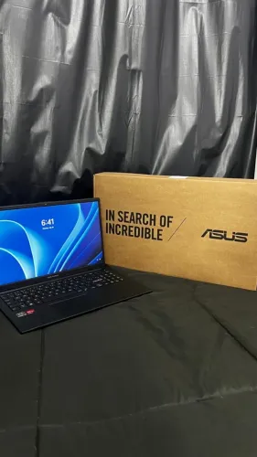 Notebook Asus Vivobook Go 15 Ryzen 5 7520u 16gb 512ssd Black (Usado)