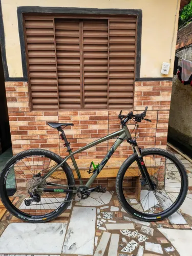 Bicicleta aro 29 top TSW tudo Shimano