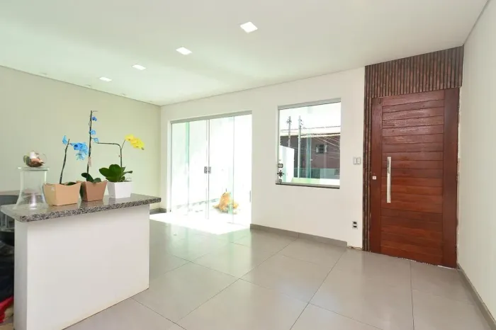 Casa à Venda - Fernão Dias, 3 Quartos, 101 m2