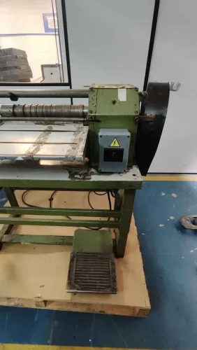 ? Máquina Industrial para Corte de Tiras | Aurora | 70cm | Precisa de Manutenção