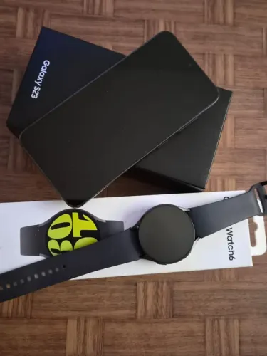 Celular Samsung Galaxy S23 + relógio Samsung Watch 6