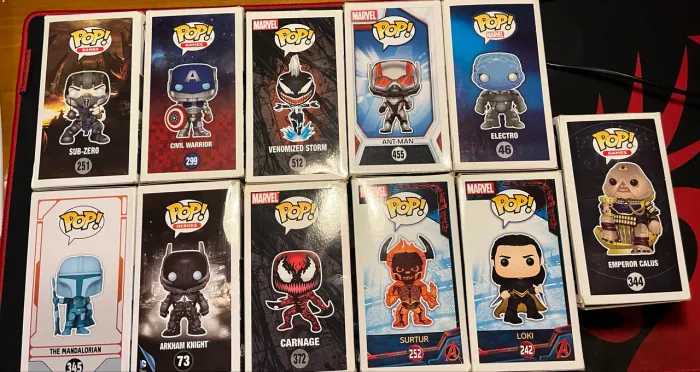 Lote de Funko pop com caixa