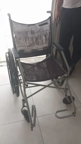 Concerto cadeira de rodas e cadeira de banho