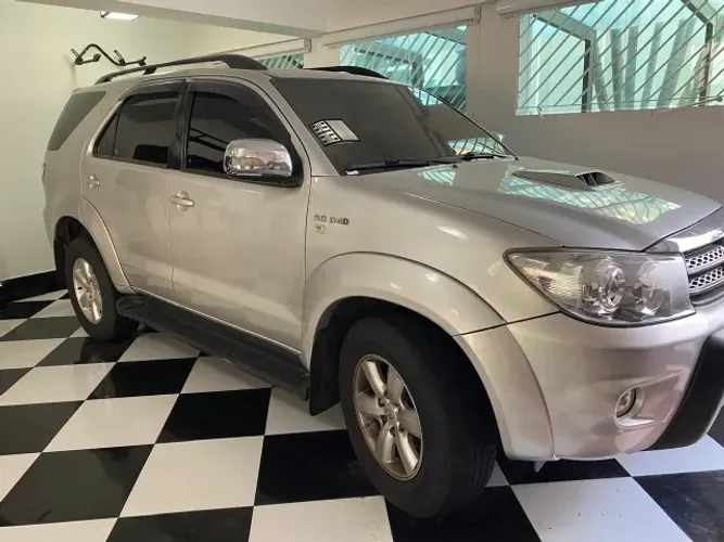 Toyota Hilux SW4 SRV D4-d 4X4 3.0 TDI Dies. AUT 2011