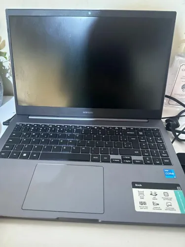 Notebook Samsung Book Intel Core i5 8GB 256GB SSD + 15,6? Full HD Windows 11