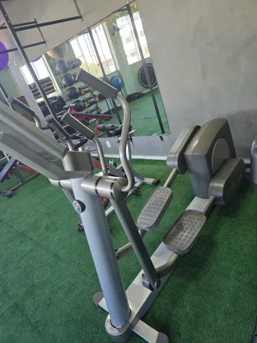 Elíptico Life Fitness