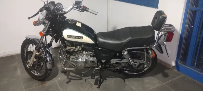 VENDO SUZUKI INTRUDER 250 2000