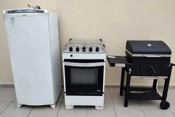 Kit Eletrodomésticos e Churrasqueira (Fogão, Geladeira e Churrasqueira a Carvão)