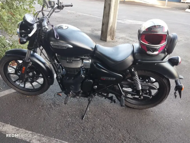 Moto impecável, de fino trato e 100% original de fábrica