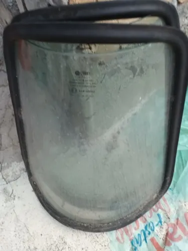Vidro de curva kombi. Tenho os 2 lados. 50,00 cada um