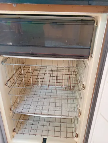 Freezer 127 volts. R$: 300 reais